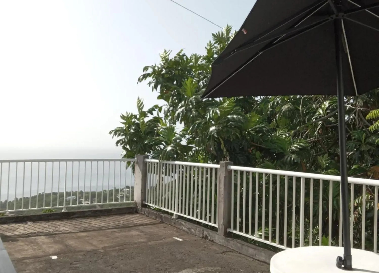 Panzió Nouveau Logement Neuf Prix Attractif Chambre Simple Ou Double Haut De Villa Terrasse Vue Sur Mer Bouillante